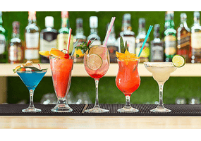 Pride Month 6 Cocktail-Rezepte in Regenbogen Farben