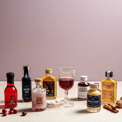 Pure flavor hunt in a glass - Honest Liqueur Tasting Box