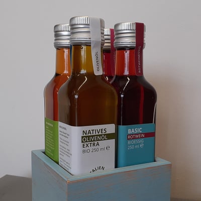 ezzich large drawer - organic vinegar tasting pack (1x raspberry vinegar + 1x red wine vinegar + 1x spiced vinegar + 1x olive oil)