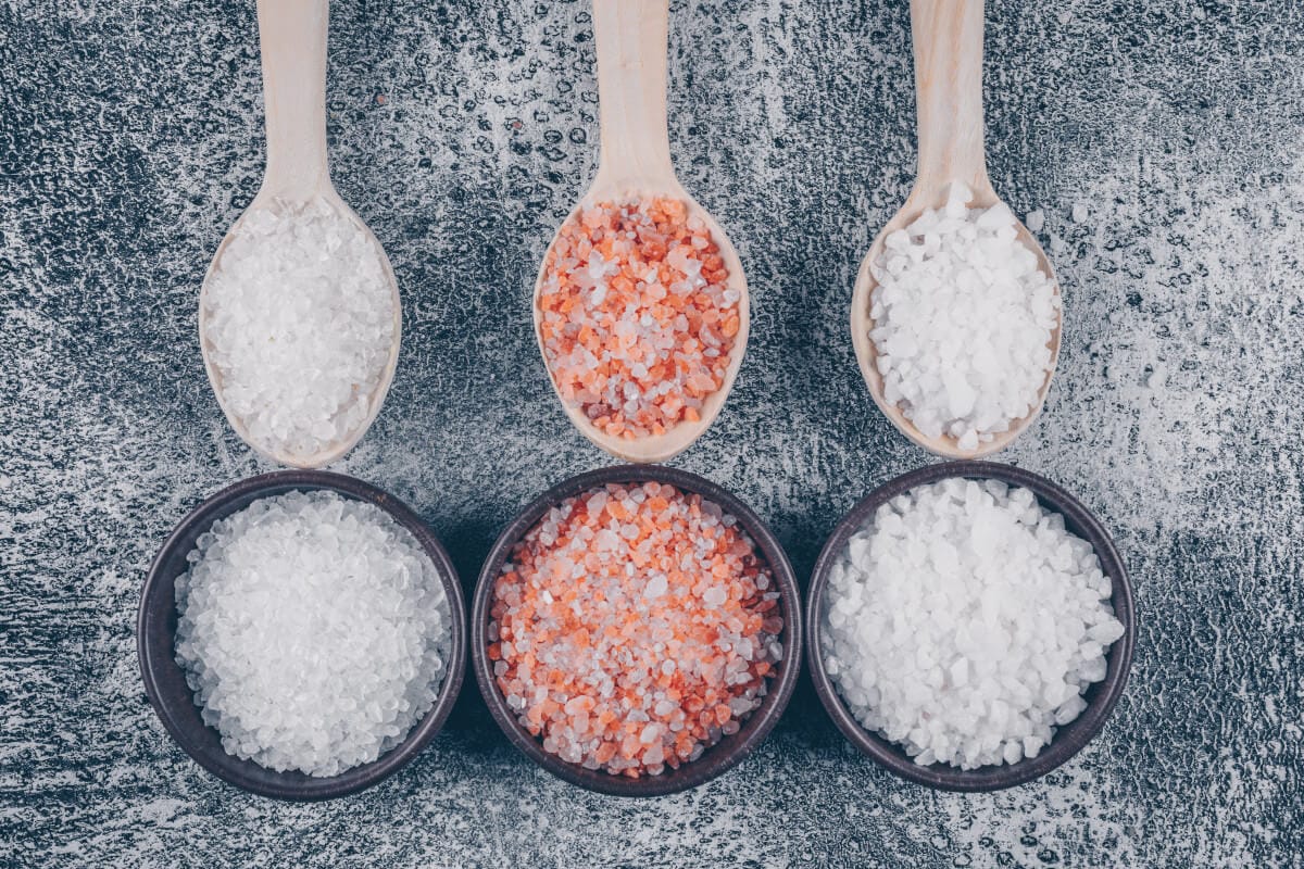 Alles über Speisesalze: Fleur de Sel, Meersalz, Steinsalz & Co