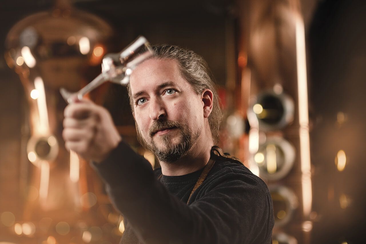 Orangendisco auf der Zunge: Die Gründerstory von Satoshi Spirits