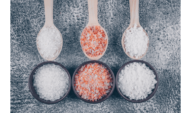 Alles über Speisesalze: Fleur de Sel, Meersalz, Steinsalz & Co
