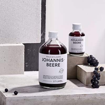 Blackcurrant fruit liqueur