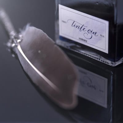 Tinte Gin by edelranz - Dry Gin mit Farbwechsel 4