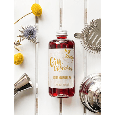 Gin liqueur with redcurrant
