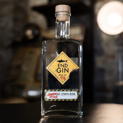 Deheck Hai End Old Tom Gin