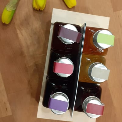 ezzich 6er Obst Kistla - Essig Probierpaket (1x Aroniaessig + 1x Himbeeressig + 1x Feigenessig + 1x Apfelessig + 1x Weißweinessig + 1x Rotweinessig) 5