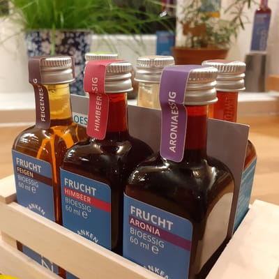 ezzich 6er Obst Kistla - Vinegar tasting package (1x chokeberry vinegar + 1x raspberry vinegar + 1x fig vinegar + 1x apple vinegar + 1x white wine vinegar + 1x red wine vinegar)