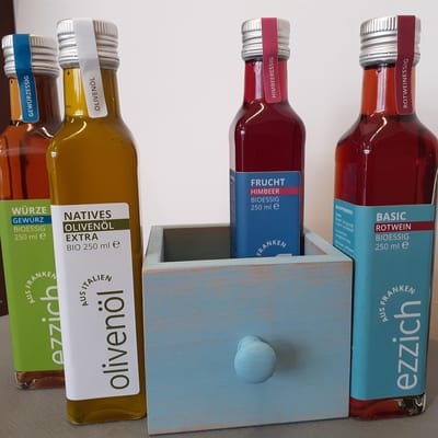ezzich Schublade groß - Bio Essig Probierpaket (1x Himbeeressig + 1x Rotweinessig + 1x Gewürzessig + 1x Olivenöl) 4