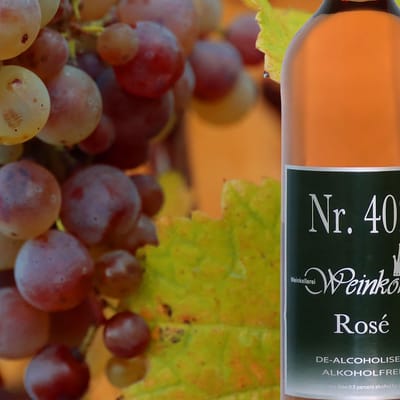 Rosé - dealcoholized rosé wine