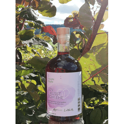 Gin kisses sloe liqueur