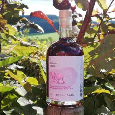 Rum kisses raspberry liqueur