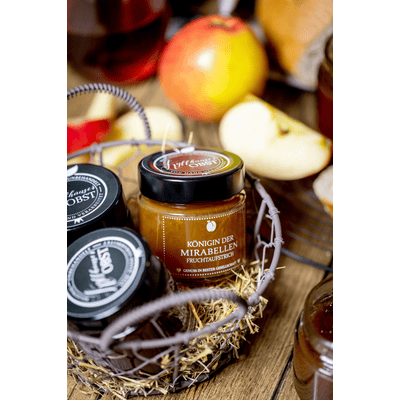 "Queen of mirabelles" fruit spread