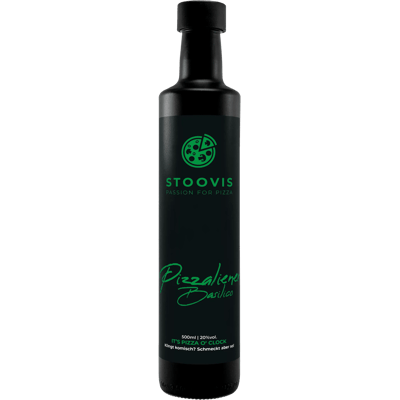 Pizza tomato liqueur basilico