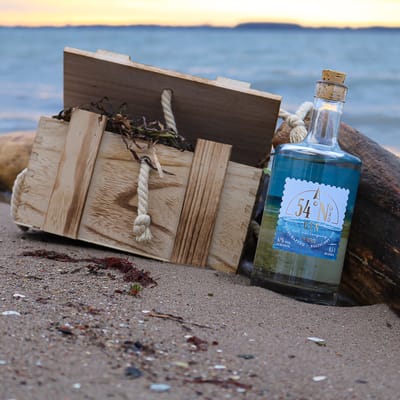 54°N Gin Flaschenpostkiste - Geschenkkiste mit Gin deiner Wahl 4