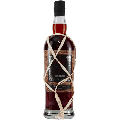 Hanseatic City of Hamburg Storehouse Caribbean Dark Rum with wooden gift box