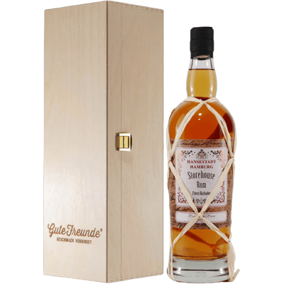 Hanseatic City of Hamburg Storehouse Finest Barbados Rum with wooden gift box