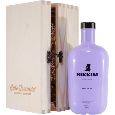 Sikkim Bilberry Gin with wooden gift box