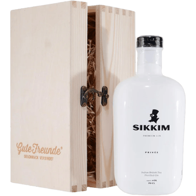 Sikkim Premium Gin Privée with wooden gift box