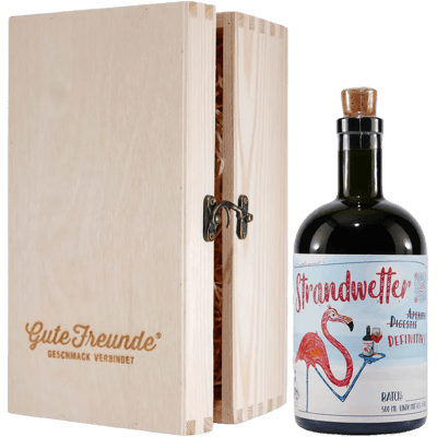Beach weather cocktail liqueur with wooden gift box