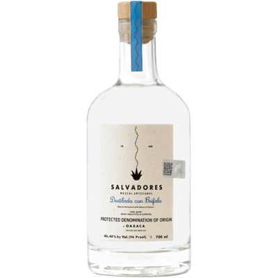 Salvadores Mezcal "con Búfalo"