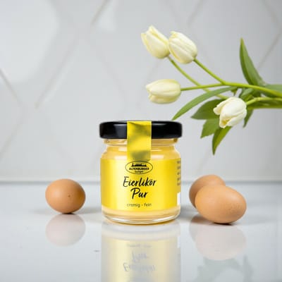Egg liqueur pure mini glass