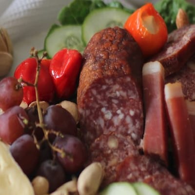 Die Wurschtler Haselnuss Salami