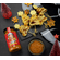 Geschenk Weihnachtsfeier gefüllt mit Weihnachts-Spezialitäten