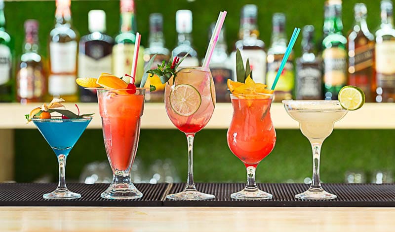 Pride Month 6 Cocktail-Rezepte in Regenbogen Farben