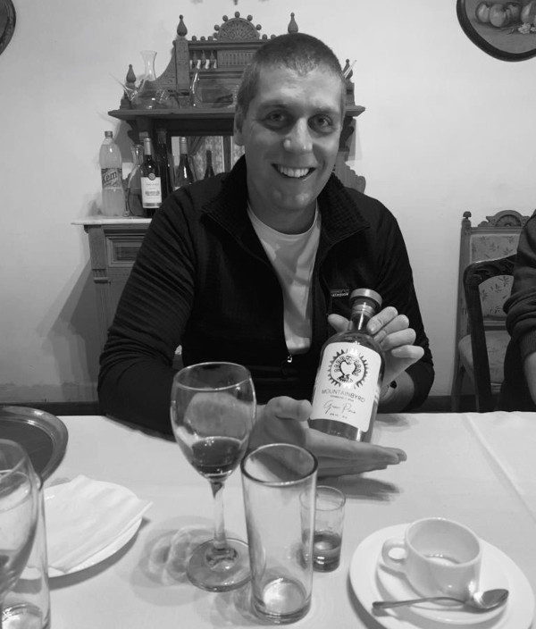 Gründer Phillippe mit seinem mountainbyrd Gran Pisco de Chile Gründer Phillippe mit seinem mountainbyrd Gran Pisco de Chile