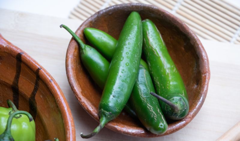 Serrano Chilis eignen sich hervorragend für Salsas und Guacamole