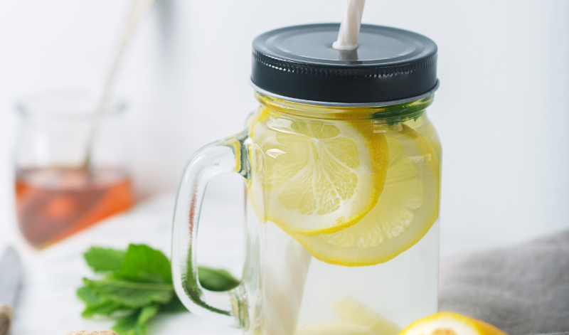 Ingwerwasser kann während einer Detox-Kur deinen Stoffwechsel ankurbeln Ingwerwasser kann während einer Detox-Kur deinen Stoffwechsel ankurbeln
