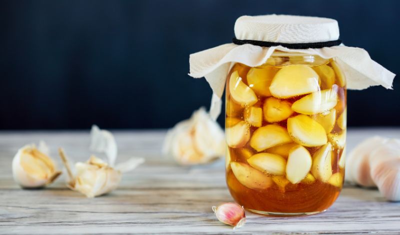 Gut bei Erkältungen und für deine generelle Gesundheit - in Honig fermentierter Knoblauch Gut bei Erkältungen und für deine generelle Gesundheit - in Honig fermentierter Knoblauch
