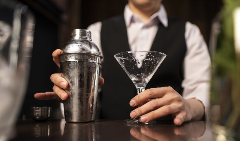 Cocktail-Fans freuen sich immer über einen guten Gin Cocktail-Fans freuen sich immer über einen guten Gin