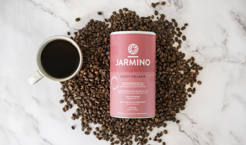 Die Kollagenpulver von JARMINO sind vielseitig einsetzbar - ob im Kaffee, Tee, Wasser, Smoothie, oder in Suppen Saucen oder Backwaren.