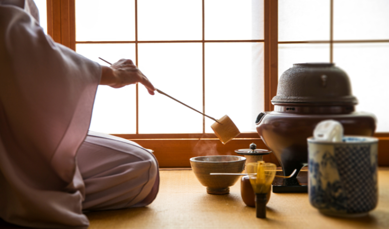 Matcha ist ein wichtiger Bestandteil der japanischen Tee-Zeremonie Matcha ist ein wichtiger Bestandteil der japanischen Tee-Zeremonie