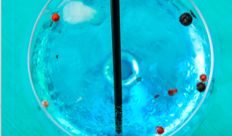 Mixology, das ist die Kunst des Cocktail-Mixens Mixology, das ist die Kunst des Cocktail-Mixens
