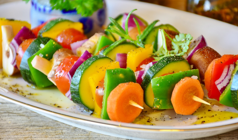 Gemüsespieße sind der Klassiker, wenn es um vegetarische Grill-Alternativen geht Gemüsespieße sind der Klassiker, wenn es um vegetarische Grill-Alternativen geht