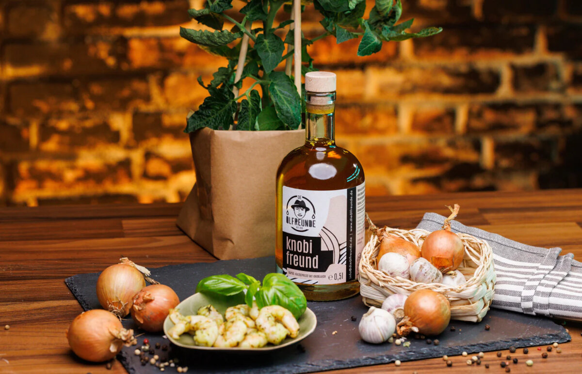 Die Ölfreunde Knobifreund Rapsöl mit Knoblauch kaufen Die Ölfreunde Knobifreund Rapsöl mit Knoblauch kaufen